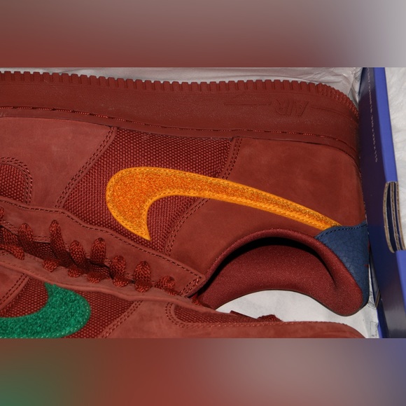 Nike Air Force 1 Low 'La Familia’ Red SP DV5153-600 Mens Size 11 Women’s 12.5 - Picture 9 of 16